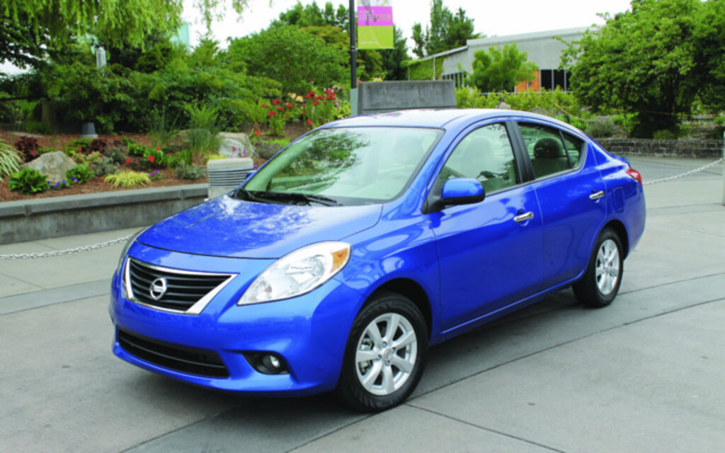 2012 nissan versa